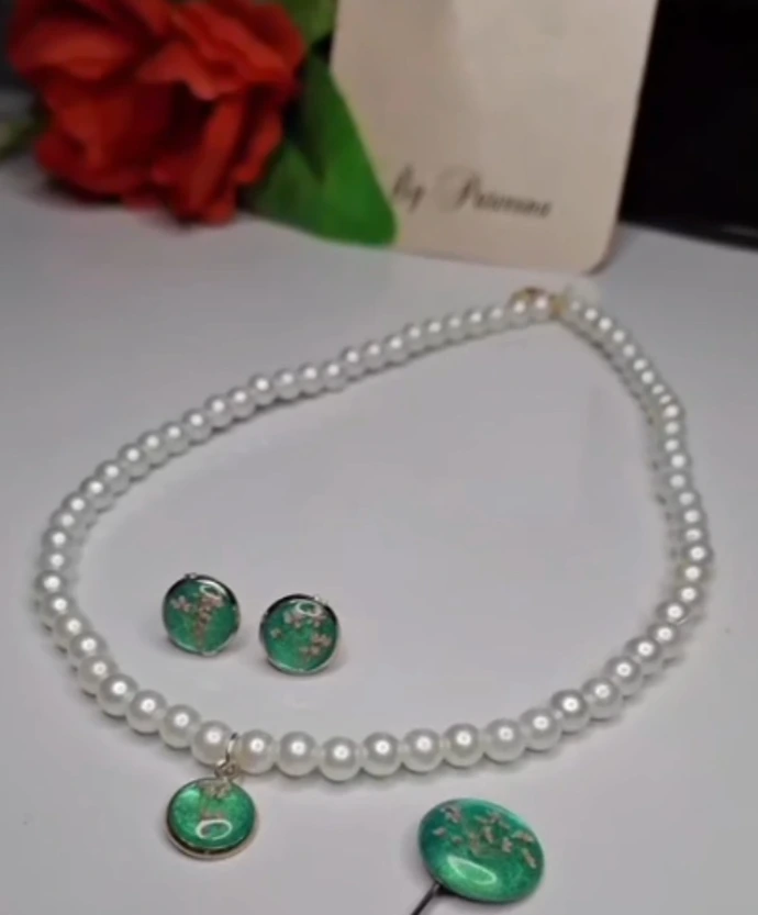 handmade resin earring and pendant 