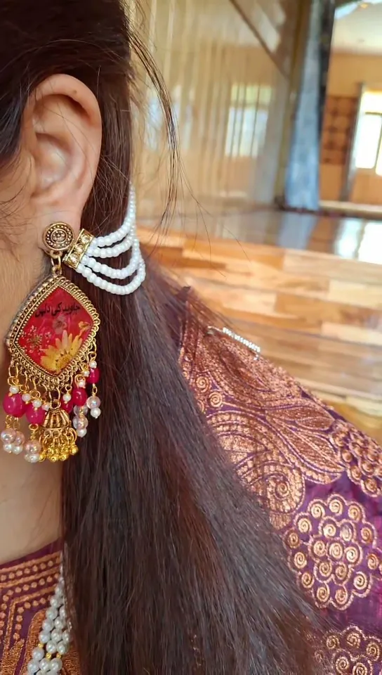 Red ruby calligraphic marble resin earring.